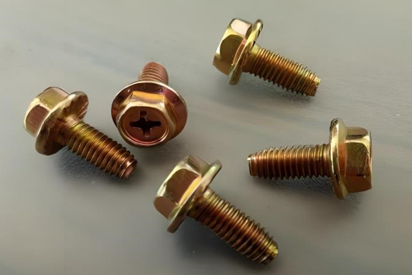 三角螺釘沒工具怎么拆？掌握這幾個妙招！